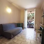 Isola Otel