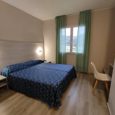 Hotel Isola 3*