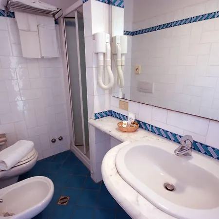Hotel Isola 3*