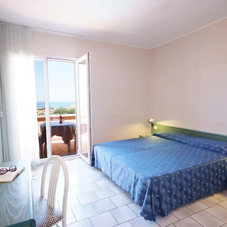 Hotel Isola 3*