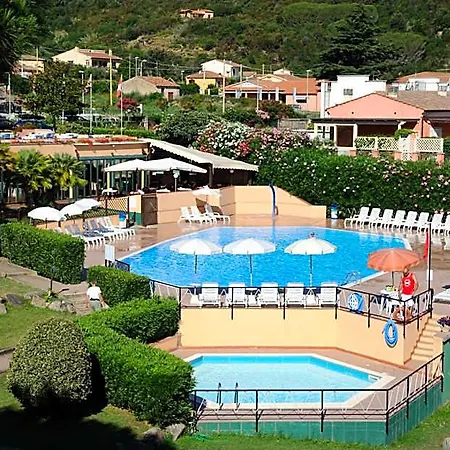 Isola מלון מרצ'יאנה מרינה