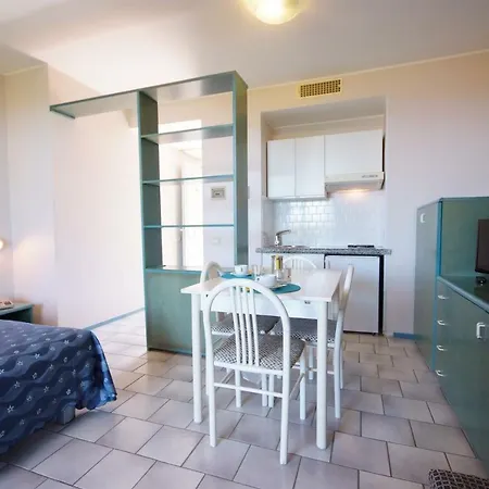 Isola 3*